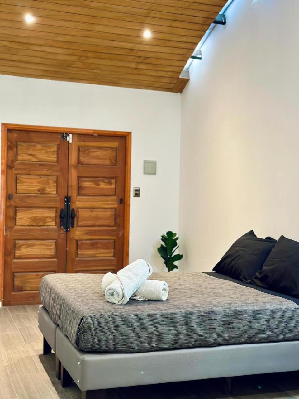 Yogi Hostels Santiago Dış mekan fotoğraf